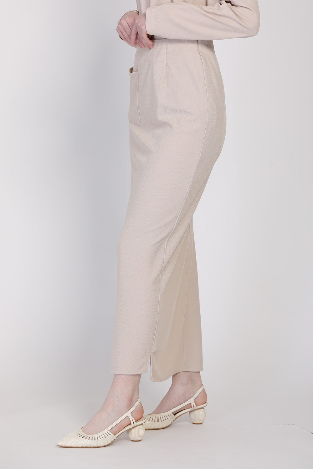 The Cahaya Knit Pencil Skirts in Apricot